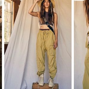 Free People- Spring Trekker Pants, Khaki Paperbag Waistband, Size XS